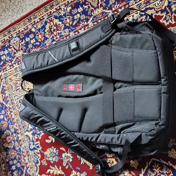 Swiss Backpack - Picture 3 of 3